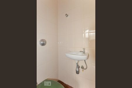 Apartamento à venda com 150m², 4 quartos e 2 vagas Apartamento à venda com 150m², 4 quartos e 2 vagasBanheiro de serviço