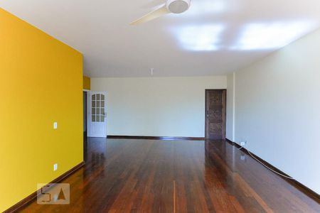 Apartamento à venda com 150m², 4 quartos e 2 vagas Apartamento à venda com 150m², 4 quartos e 2 vagasSala