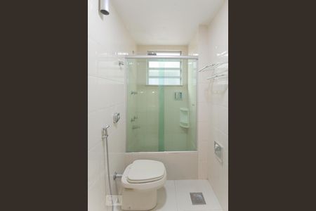 Apartamento à venda com 150m², 4 quartos e 2 vagas Apartamento à venda com 150m², 4 quartos e 2 vagasBanheiro suíte