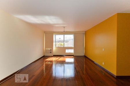 Apartamento à venda com 150m², 4 quartos e 2 vagas Apartamento à venda com 150m², 4 quartos e 2 vagasSala