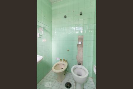 Casa para alugar com 111m², 3 quartos e 2 vagas Casa para alugar com 111m², 3 quartos e 2 vagasBanheiro Suíte