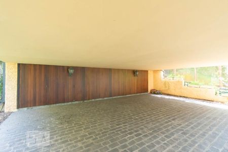 Garagem de casa à venda com 4 quartos, 576m² em Jardim Marajoara, São Paulo