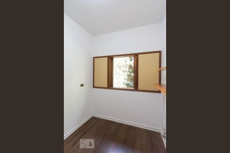 Quarto1 de casa à venda com 4 quartos, 576m² em Jardim Marajoara, São Paulo