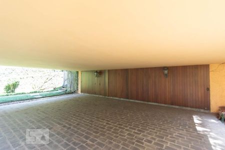 Garagem de casa à venda com 4 quartos, 576m² em Jardim Marajoara, São Paulo