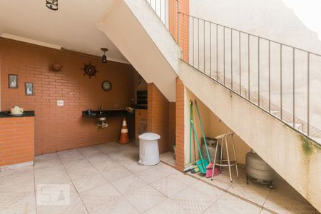 Casa à venda com 219m², 3 quartos e 2 vagas Casa à venda com 219m², 3 quartos e 2 vagasQuintal