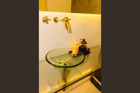 Apartamento à venda com 71m², 1 quarto e 2 vagasBanheiro 02 Pia