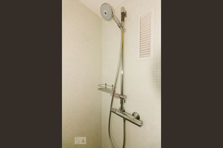 Apartamento à venda com 71m², 1 quarto e 2 vagasBanheiro 02 Chuveiro