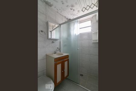 Banheiro da suíte de apartamento à venda com 1 quarto, 34m² em Liberdade, São Paulo