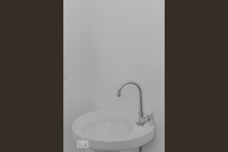 Lavabo de apartamento para alugar com 2 quartos, 45m² em Vila Monumento, São Paulo