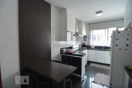 Apartamento à venda com 154m², 4 quartos e 3 vagasCozinha