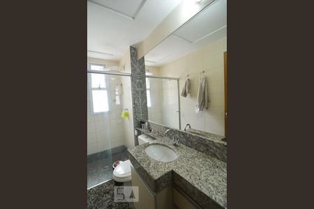 Banheiro suíte de apartamento à venda com 4 quartos, 154m² em Buritis, Belo Horizonte