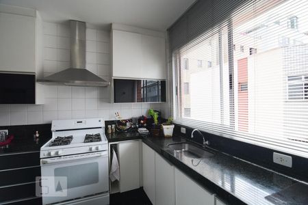 Apartamento à venda com 154m², 4 quartos e 3 vagasCozinha