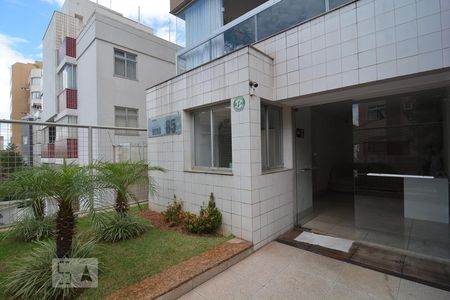 Apartamento à venda com 154m², 4 quartos e 3 vagasEntrada