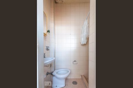 Apartamento à venda com 97m², 2 quartos e sem vaga Apartamento à venda com 97m², 2 quartos e sem vagaBanheiro de Serviço