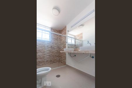 Banheiro de apartamento à venda com 2 quartos, 97m² em Centro, Campinas