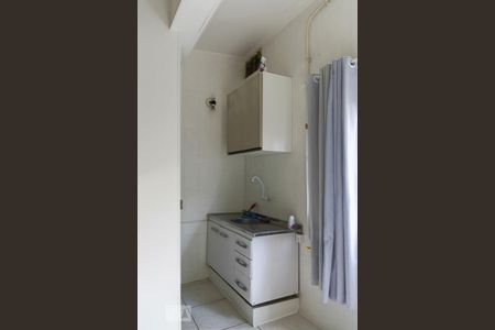 Cozinha de kitnet/studio para alugar com 1 quarto, 33m² em República, São Paulo