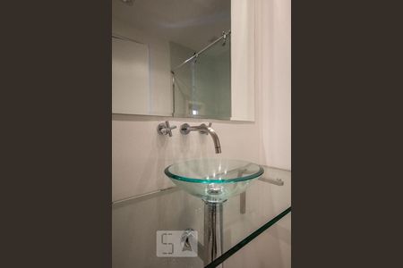 Banheiro de apartamento para alugar com 2 quartos, 70m² em Vila Suzana, São Paulo