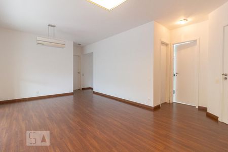 Sala de apartamento para alugar com 4 quartos, 134m² em Chácara Santo Antônio (zona Sul), São Paulo