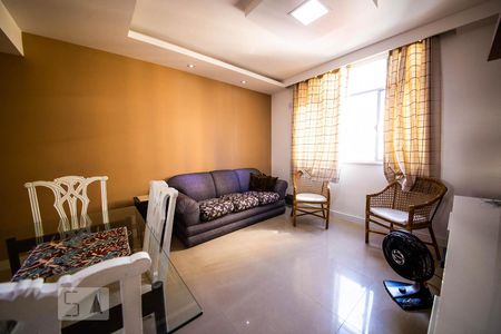 Sala de apartamento à venda com 2 quartos, 65m² em Icaraí, Niterói