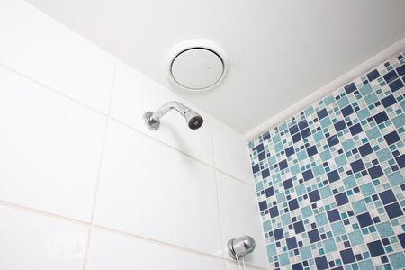 Chuveiro de apartamento para alugar com 2 quartos, 60m² em Del Castilho, Rio de Janeiro