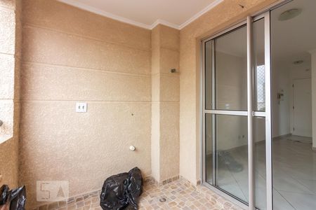 Varanda  de apartamento para alugar com 3 quartos, 65m² em Vila Yara, Osasco