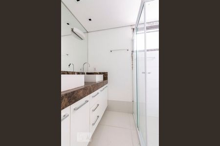 Apartamento à venda com 254m², 3 quartos e 3 vagasBanheiro suite 