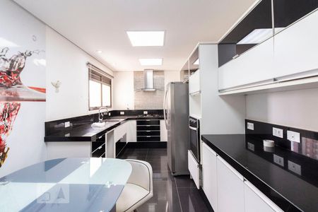 Apartamento à venda com 254m², 3 quartos e 3 vagasCozinha 