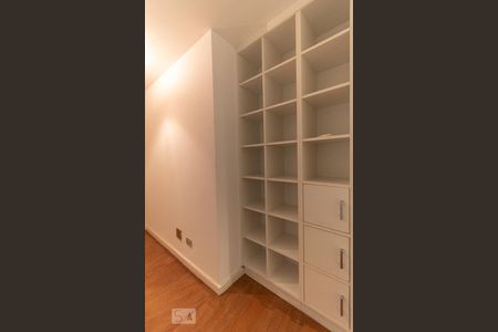 Apartamento à venda com 297m², 3 quartos e 3 vagas Apartamento à venda com 297m², 3 quartos e 3 vagasSuíte Master