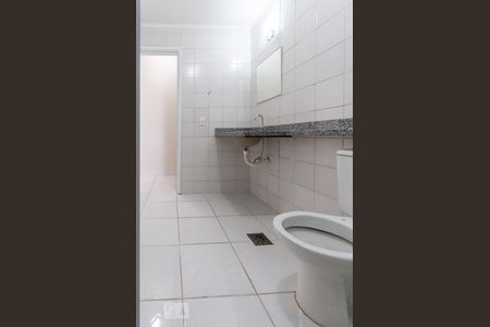 Banheiro de apartamento para alugar com 1 quarto, 47m² em Centro, Campinas
