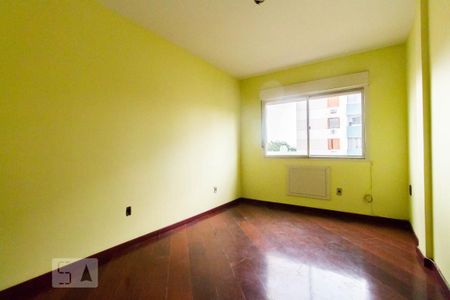 Quarto de apartamento à venda com 1 quarto, 47m² em Passo da Areia, Porto Alegre