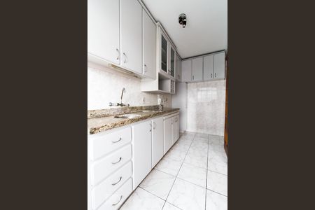 Cozinha de apartamento à venda com 1 quarto, 47m² em Passo da Areia, Porto Alegre