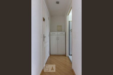 Acesso aos quartos de apartamento para alugar com 2 quartos, 53m² em Caxingui, São Paulo