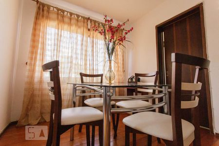 Sala de apartamento à venda com 1 quarto, 70m² em Petrópolis, Porto Alegre