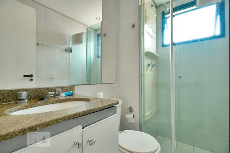 Banheiro de apartamento para alugar com 2 quartos, 60m² em Vila Pompéia, São Paulo