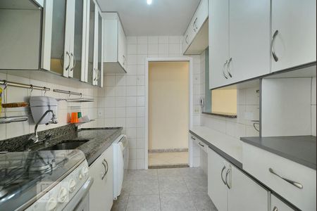 Cozinha de apartamento para alugar com 2 quartos, 60m² em Vila Pompéia, São Paulo