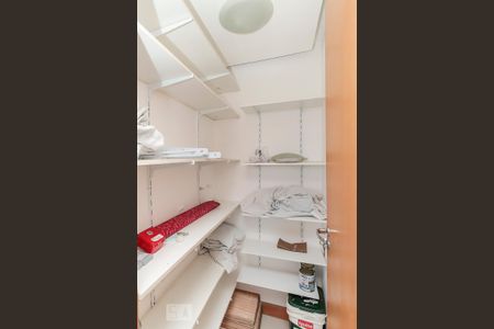Apartamento para alugar com 150m², 2 quartos e 1 vaga Apartamento para alugar com 150m², 2 quartos e 1 vagaDespensa