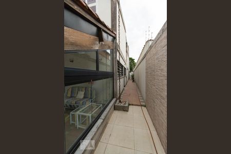 Casa para alugar com 500m², 4 quartos e 4 vagasCorredor Lateral