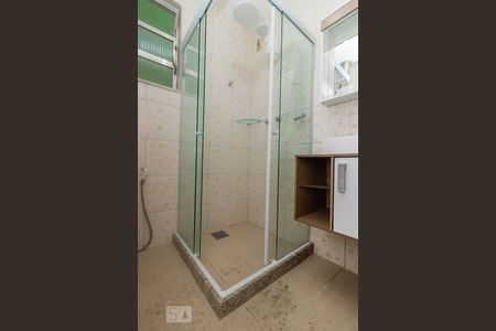 Apartamento à venda com 105m², 3 quartos e 1 vagaBanheiro da suíte