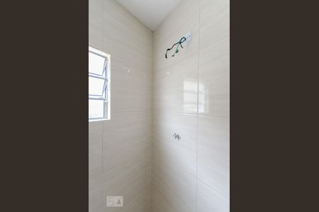 Banheiro de casa para alugar com 2 quartos, 55m² em Jaguaré, São Paulo