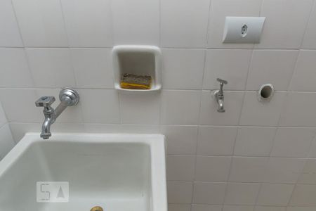 Apartamento para alugar com 66m², 2 quartos e 1 vaga Apartamento para alugar com 66m², 2 quartos e 1 vagaDetalhe da área de serviço