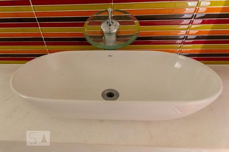 Banheiro Pia de apartamento para alugar com 2 quartos, 105m² em Perdizes, São Paulo