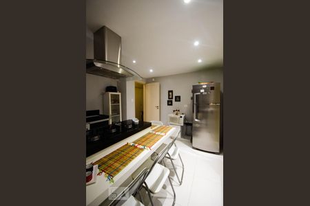 Cozinha de apartamento à venda com 2 quartos, 104m² em Leblon, Rio de Janeiro