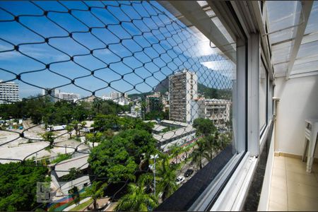 Vista externa da janela do salão de festa de apartamento à venda com 2 quartos, 104m² em Leblon, Rio de Janeiro