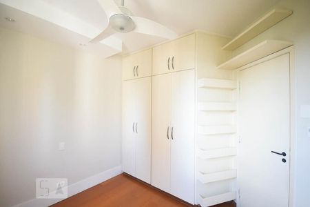 Apartamento à venda com 75m², 2 quartos e 2 vagasQuarto