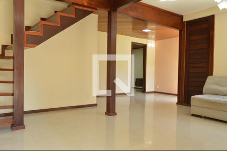 Sala de casa para alugar com 5 quartos, 330m² em Pechincha, Rio de Janeiro