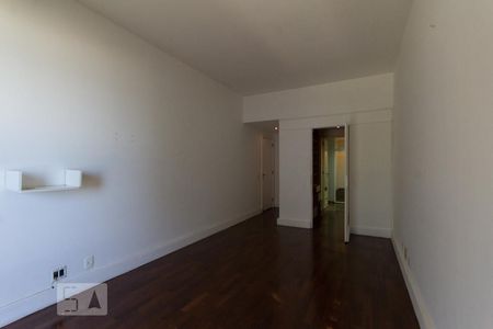 Apartamento à venda com 300m², 4 quartos e 3 vagas Apartamento à venda com 300m², 4 quartos e 3 vagasSuíte