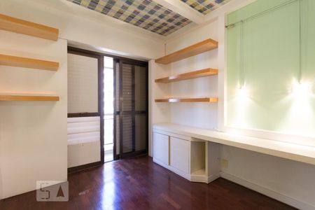 Apartamento à venda com 300m², 4 quartos e 3 vagas Apartamento à venda com 300m², 4 quartos e 3 vagasQuarto