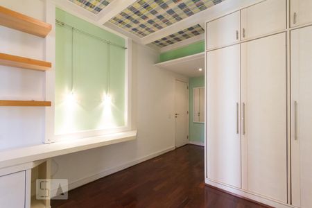 Apartamento à venda com 300m², 4 quartos e 3 vagas Apartamento à venda com 300m², 4 quartos e 3 vagasQuarto