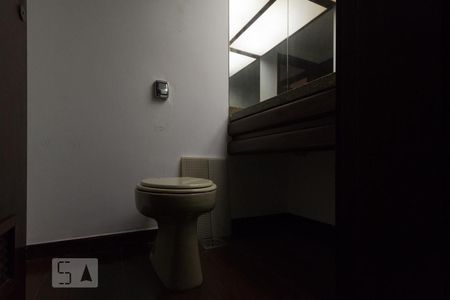 Apartamento à venda com 300m², 4 quartos e 3 vagas Apartamento à venda com 300m², 4 quartos e 3 vagasLavabo