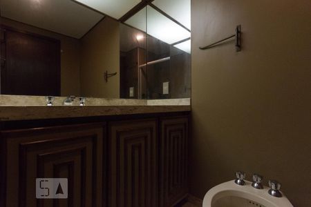 Apartamento à venda com 300m², 4 quartos e 3 vagas Apartamento à venda com 300m², 4 quartos e 3 vagasBanheiro